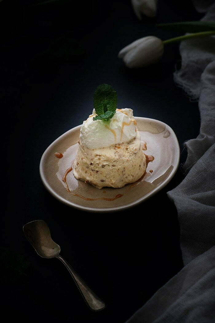 Bastogne Parfait met karamelsaus