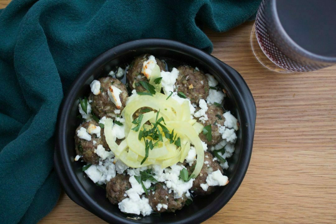 gehaktballetjes met geitenkaas & ingelegde venkel Foto: rivolifood.nl