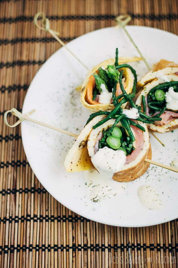 omeletrolletje met zalm groene-asperges en zeekraa - debsbakerykitchen.nl