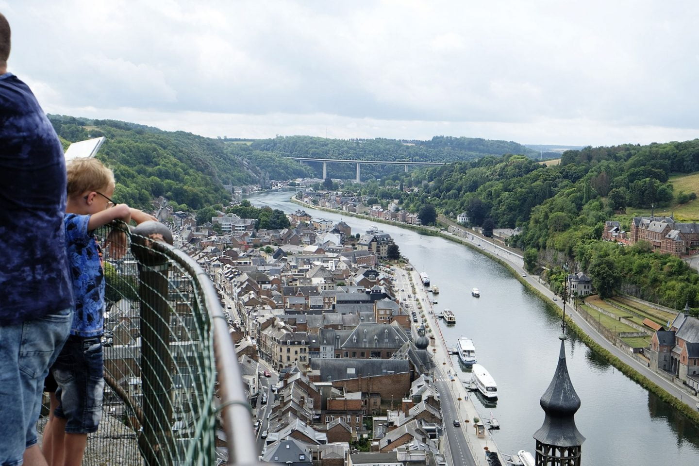 Dinant: uitzicht vanaf de Citadel Dinant: uitzicht vanaf de Citadel