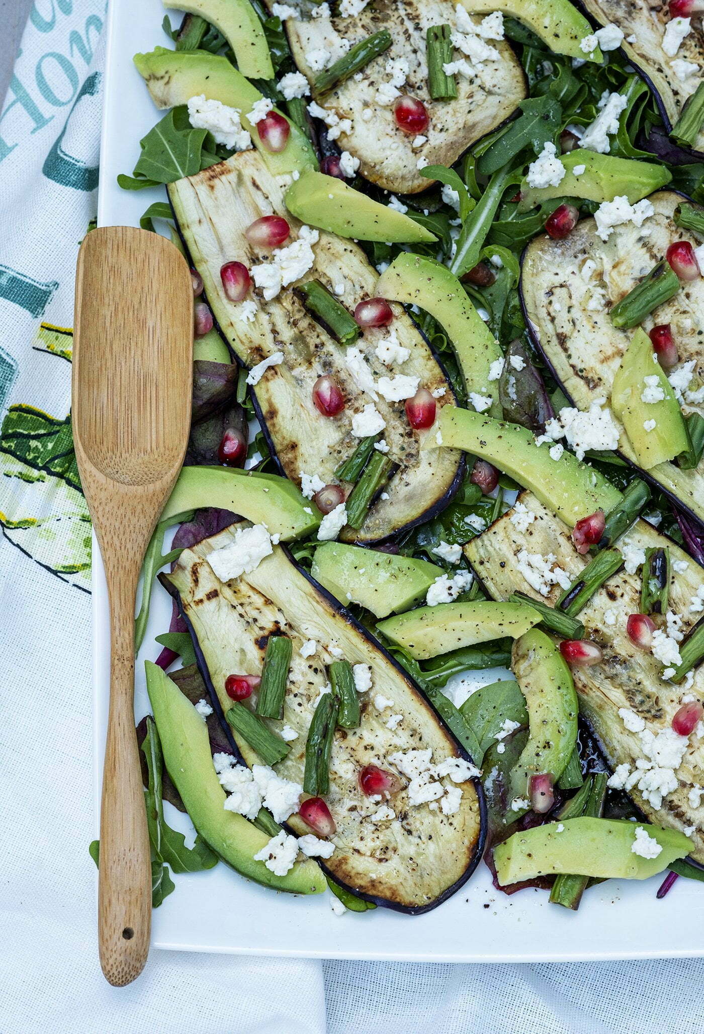 Salade met gegrilde aubergine en witte kaas - Foodblogswap