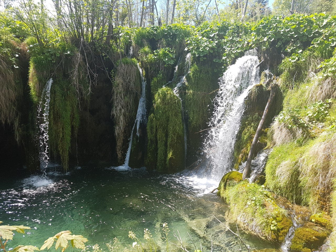 Kroatie, watervallen van Plitvicka Jezera: foto van sparklesinside Kroatie, watervallen van Plitvicka Jezera: foto van sparklesinside