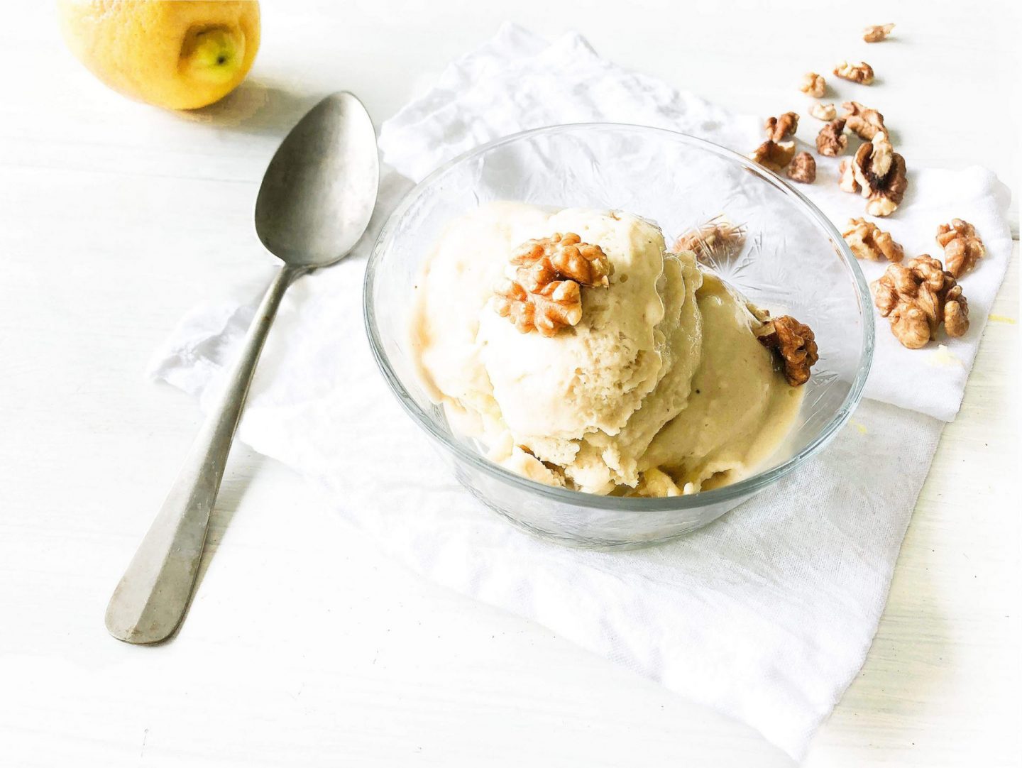 The lemon kitchen: Bananenijs met walnoten