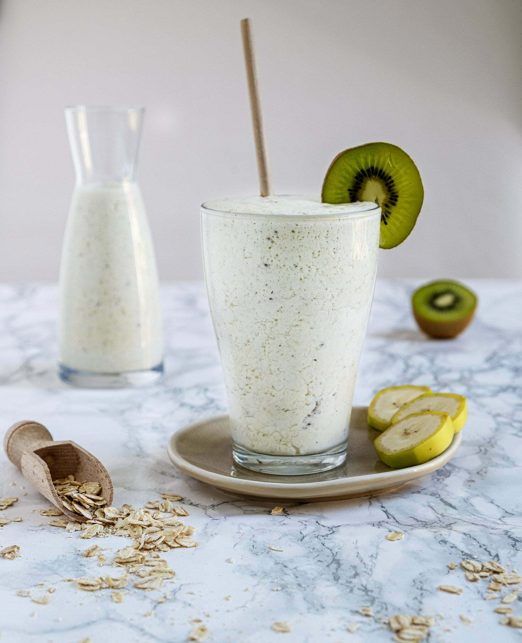 smoothie met kiwi, banaan en havermout 