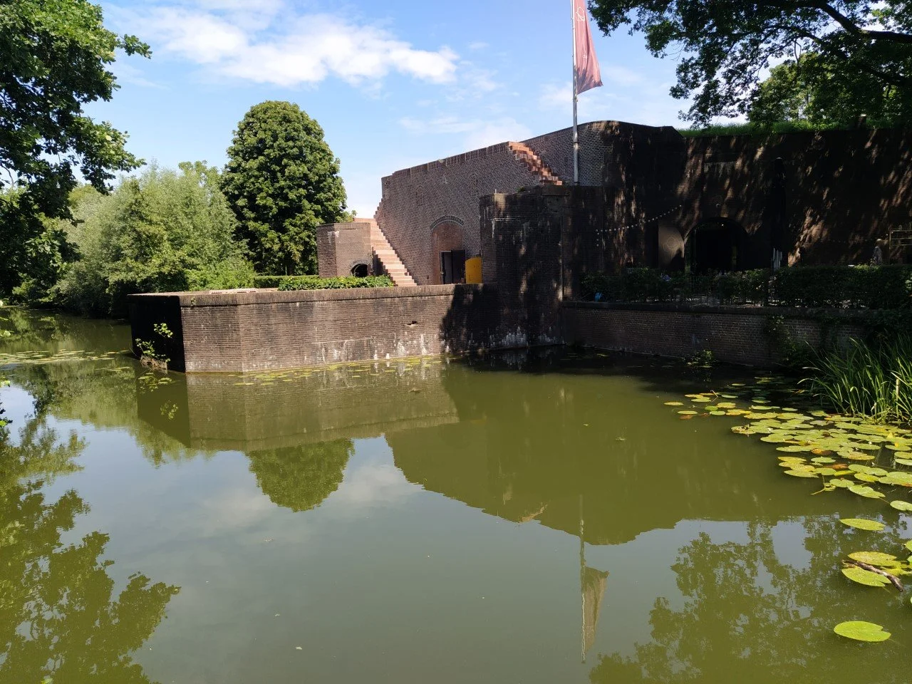  Nieuwegein: Mijn favoriete plek in Nieuwegein is Fort Jutphaas vooral in de zomer.