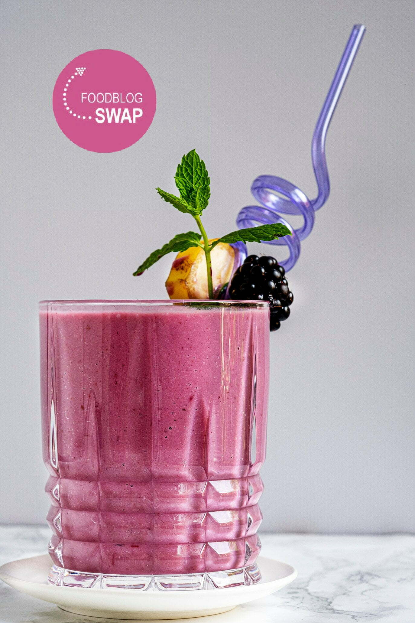 Smoothie bramen, banaan en aardbei