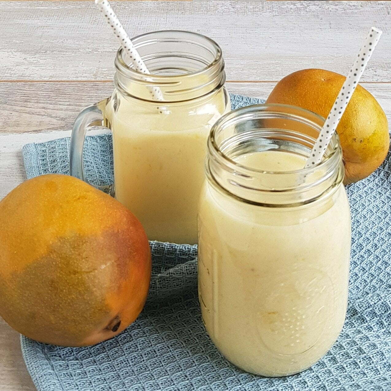 Smoothie met abrikoos mango en banaan