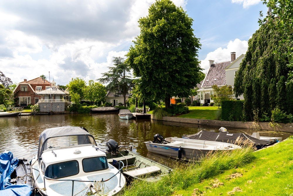 Een bootje huren en thee drinken bij Theetuin Overleek.