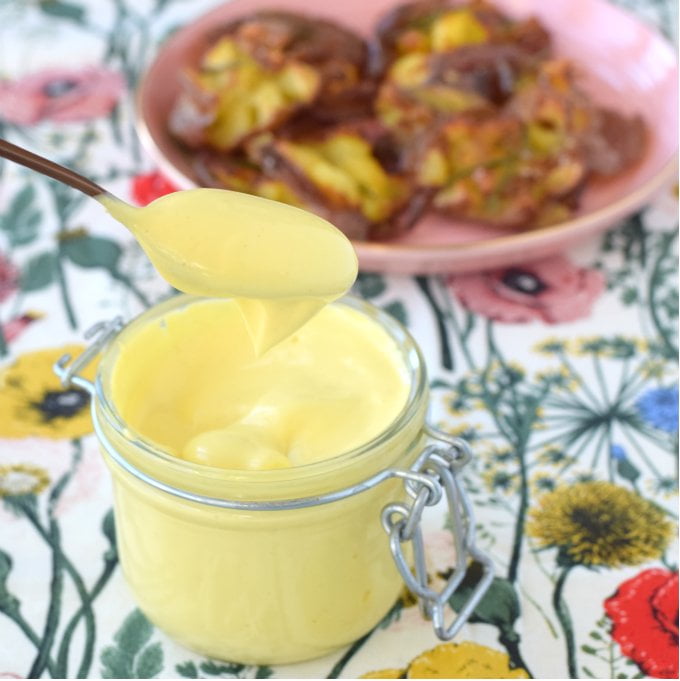 Anniepannie: Mayonaise van koolzaadolie / Wat je allemaal kunt doen met een glazen potje Anniepannie: Mayonaise van koolzaadolie / Wat je allemaal kunt doen met een glazen potje