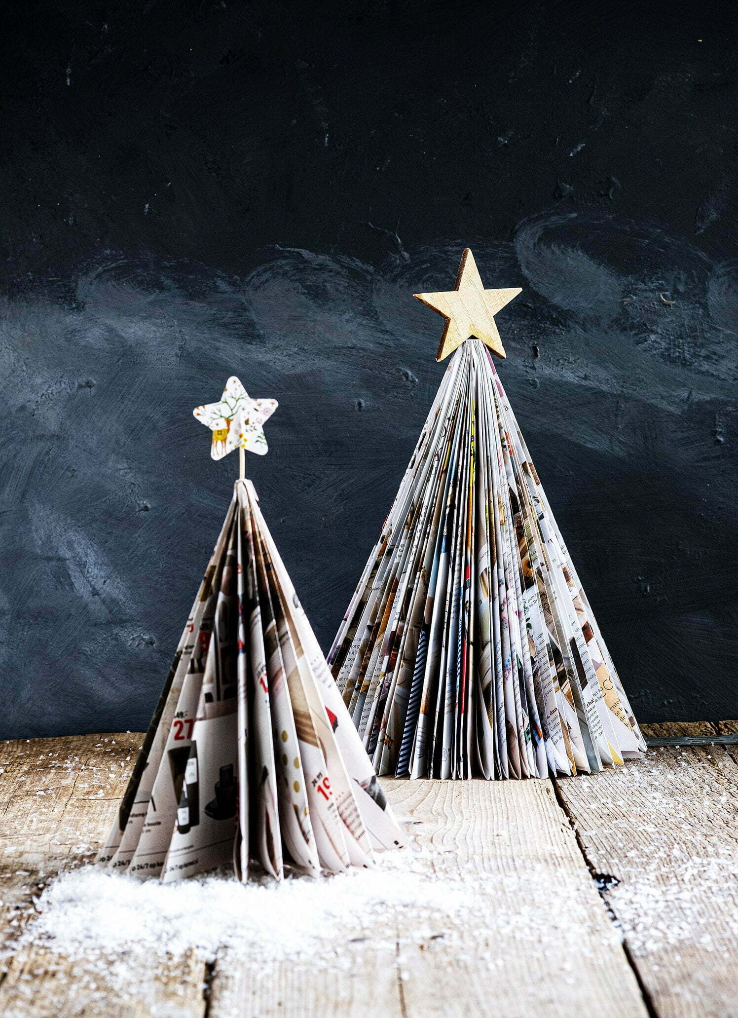 Diy kerstboom gemaakt van tijdschriften en reclamefolders ElsaRblog