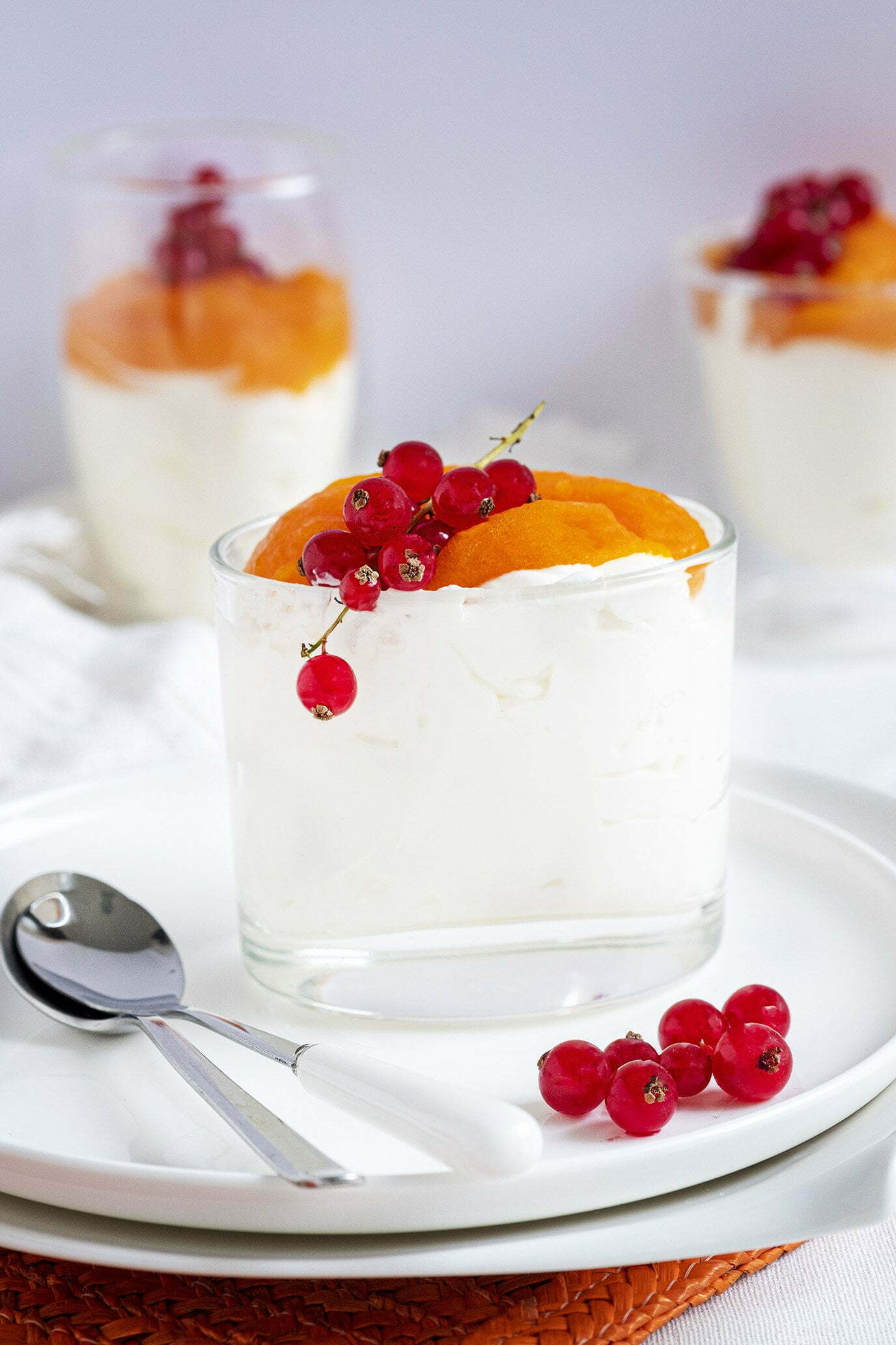 Mascarpone dessert met kakisaus Mascarpone dessert met kakisaus
