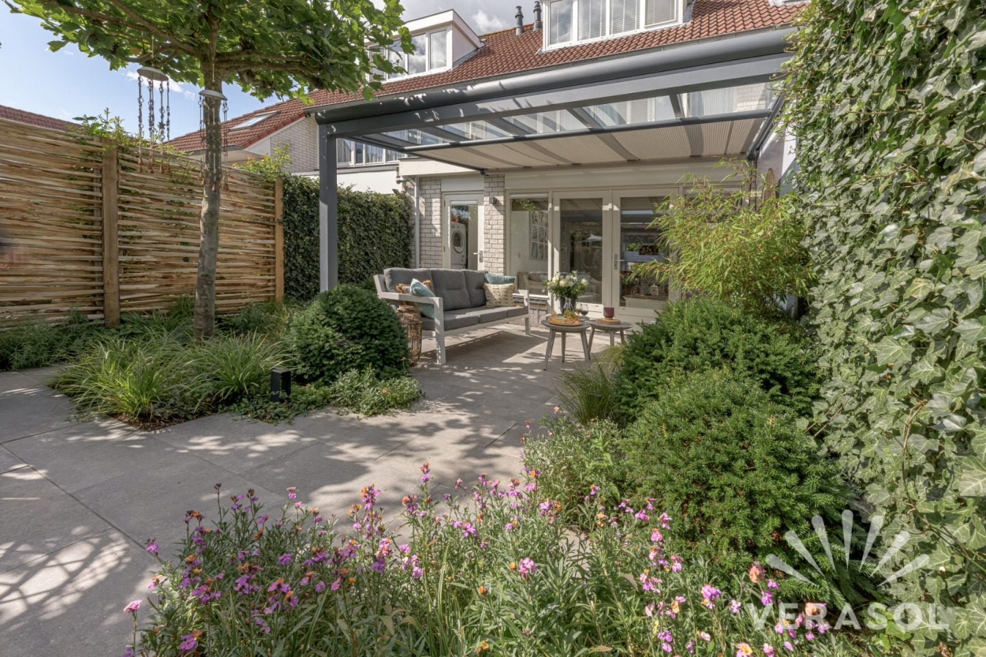 of net als ik aan huis (bevestigd aan de muur) laten zetten. of net als ik aan huis (bevestigd aan de muur) laten zetten.