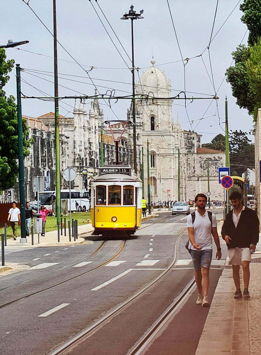 Gele tram (typische Portugees)