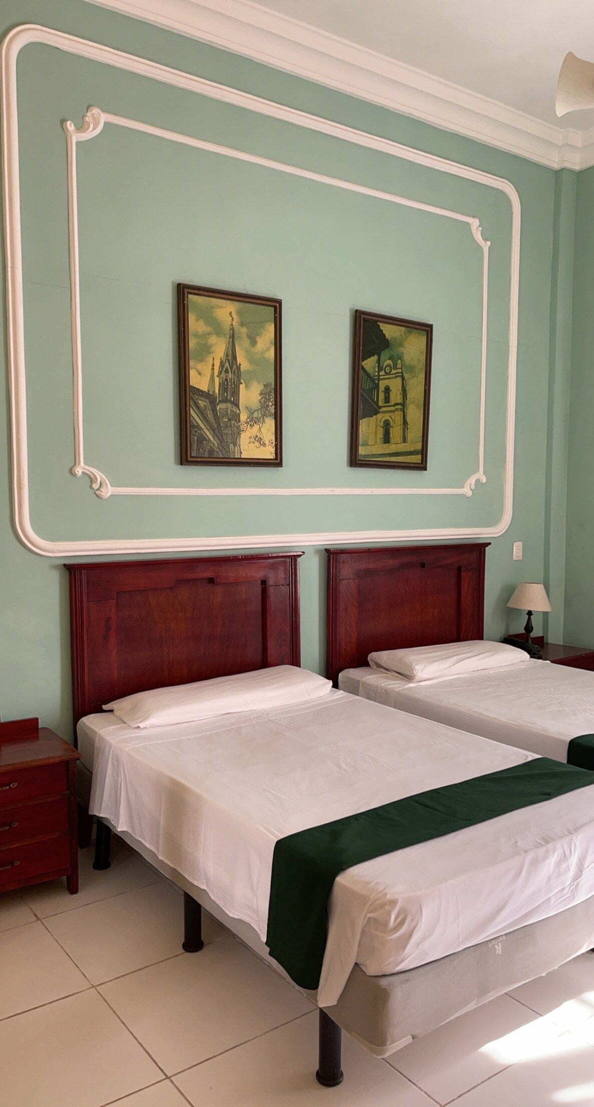 Goed voorbereid op reis naar Cuba: Oud koloniaal hotel in Cienfuegos 