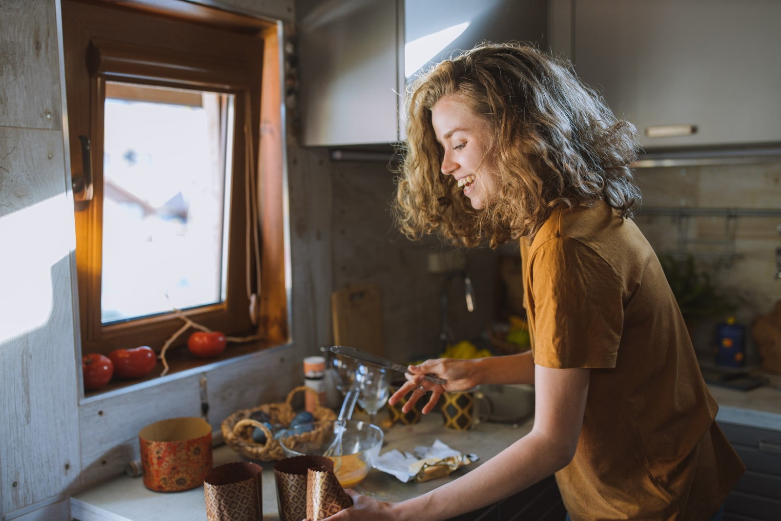 Waarom kijken zo veel mensen televisie terwijl ze aan het koken zijn