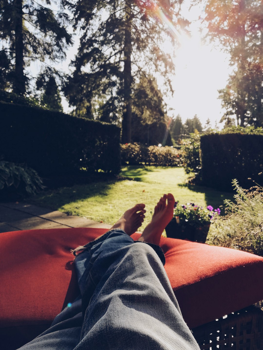 Een zomerse avond thuis die niet voelt alsof je de hele dag hebt voorbereid